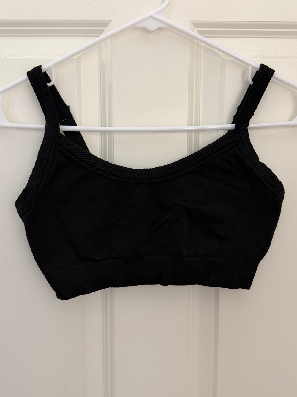 Old Navy Active Seamless Light Support Sports Bra Black M